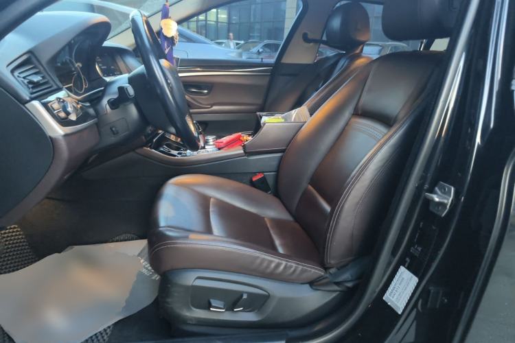 Used BMW 5 Series 2017 525Li Luxury Design Package Left Front Seat