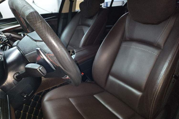 Used BMW 5 Series 2017 525Li Luxury Design Package Left Front Seat