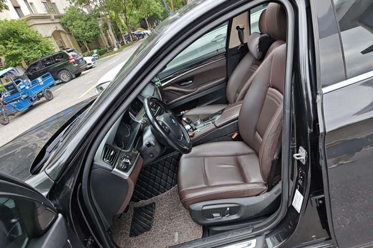 Used BMW 5 Series 2017 525Li Luxury Design Package Left Front Seat