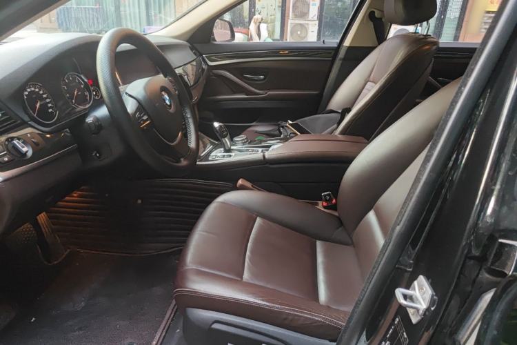 Used BMW 5 Series 2017 525Li Luxury Design Package Left Front Seat