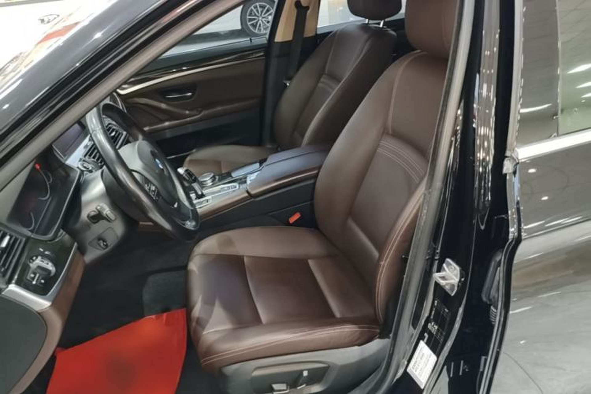 Used BMW 5 Series 2017 525Li Luxury Design Package Left Front Seat