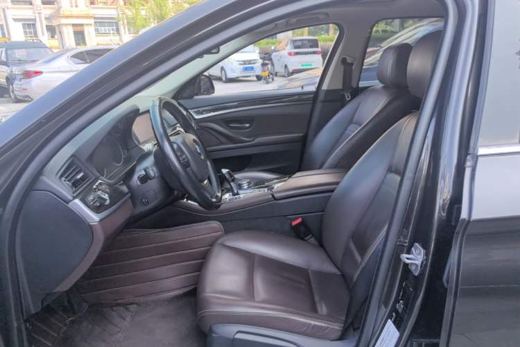 Used BMW 5 Series 2017 525Li Luxury Design Package Left Front Seat