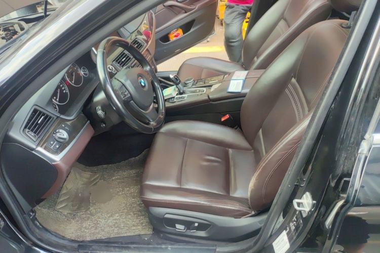 Used BMW 5 Series 2017 525Li Luxury Design Package Left Front Seat