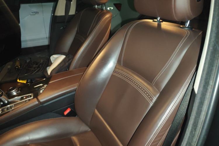 Used BMW 5 Series 2017 525Li Luxury Design Package Left Front Seat