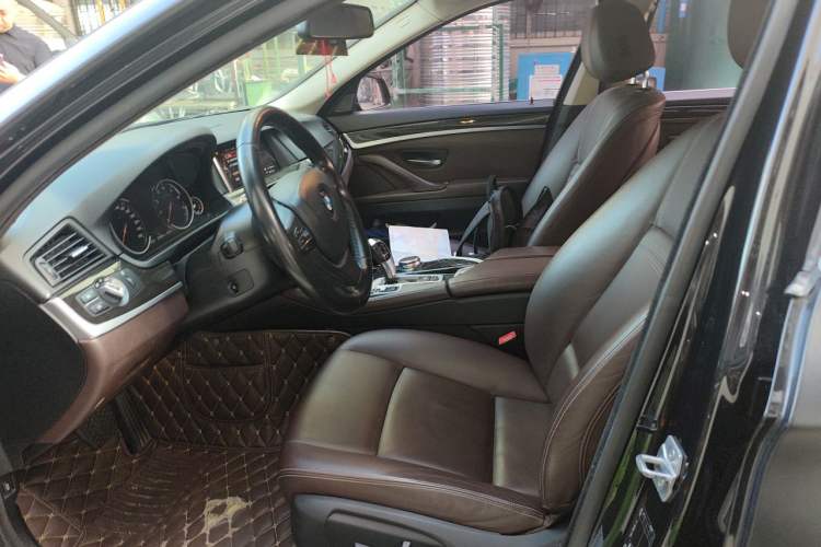Used BMW 5 Series 2017 525Li Luxury Design Package Left Front Seat