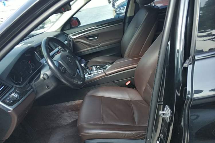 Used BMW 5 Series 2017 525Li Luxury Design Package Left Front Seat