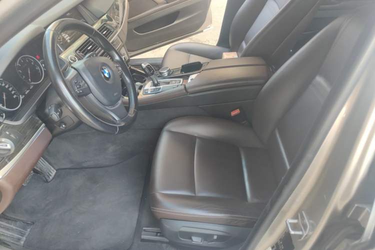 Used BMW 5 Series 2017 525Li Luxury Design Package Left Front Seat