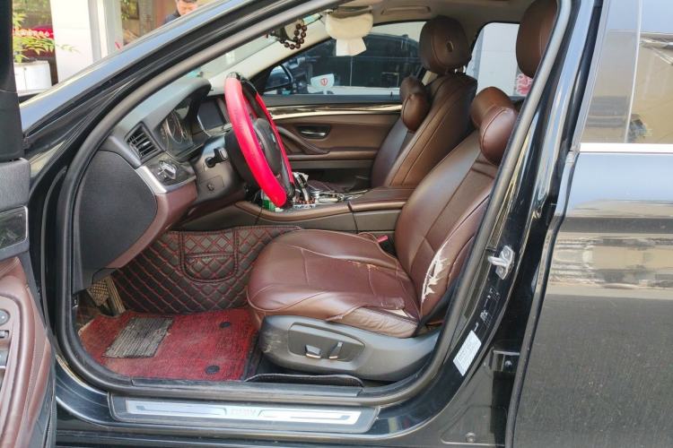 Used BMW 5 Series 2017 525Li Luxury Design Package Left Front Seat