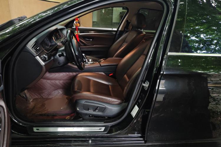 Used BMW 5 Series 2017 525Li Luxury Design Package Left Front Seat