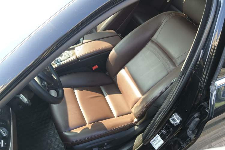 Used BMW 5 Series 2017 525Li Luxury Design Package Left Front Seat