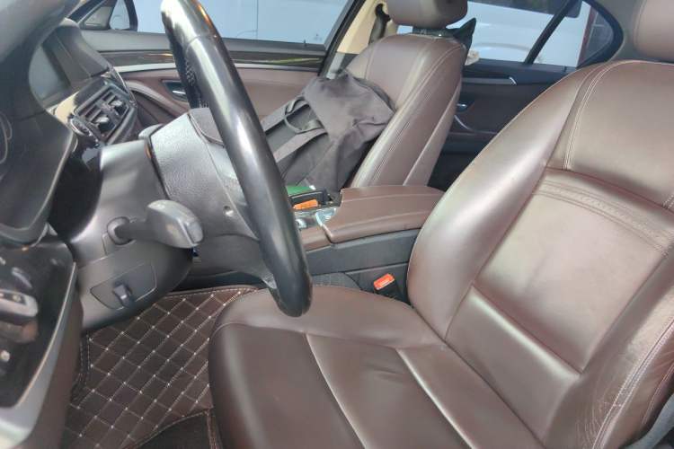 Used BMW 5 Series 2017 525Li Luxury Design Package Left Front Seat