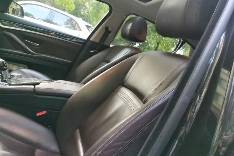 Used BMW 5 Series 2017 525Li Luxury Design Package Left Front Seat