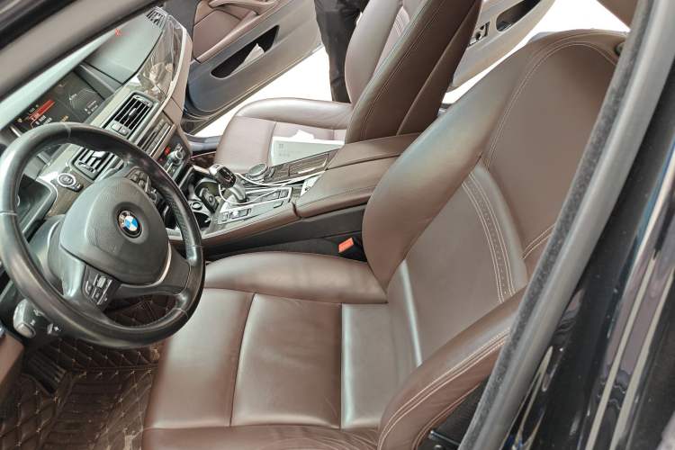 Used BMW 5 Series 2017 525Li Luxury Design Package Left Front Seat