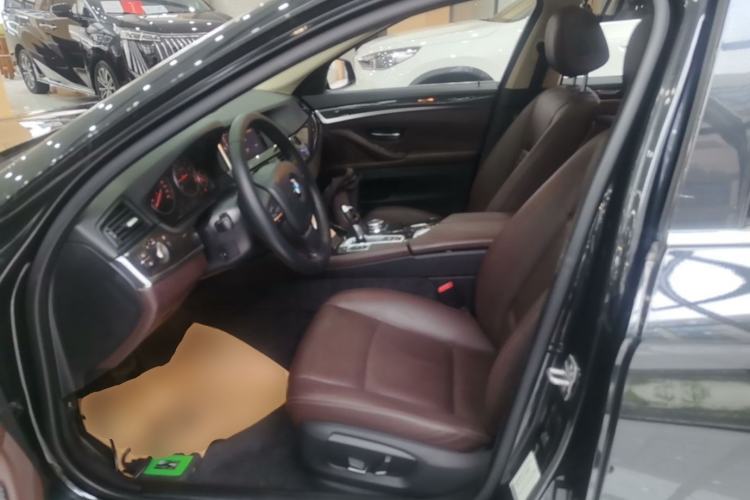 Used BMW 5 Series 2017 525Li Luxury Design Package Left Front Seat