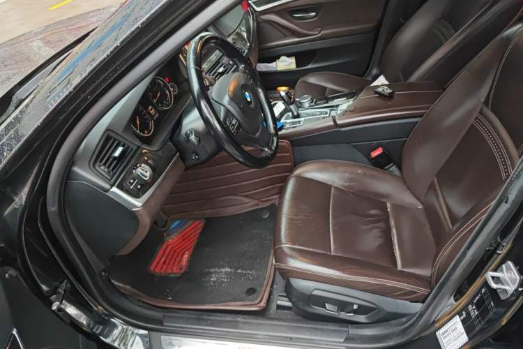 Used BMW 5 Series 2017 525Li Luxury Design Package Left Front Seat