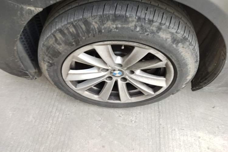 Used BMW 5 Series 2017 520Li Elegant Edition Left Front Wheel Hub