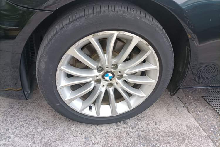 Used BMW 5 Series 2017 525Li Luxury Design Package Left Front Wheel Hub