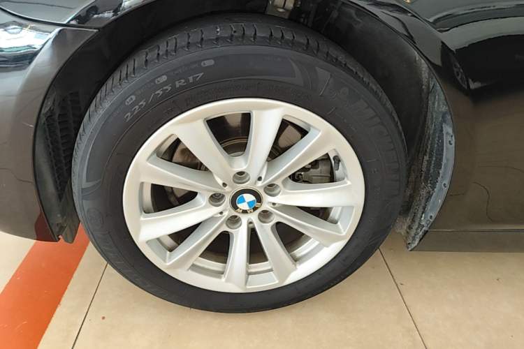 Used BMW 5 Series 2017 520Li Elegant Edition Left Front Wheel Hub