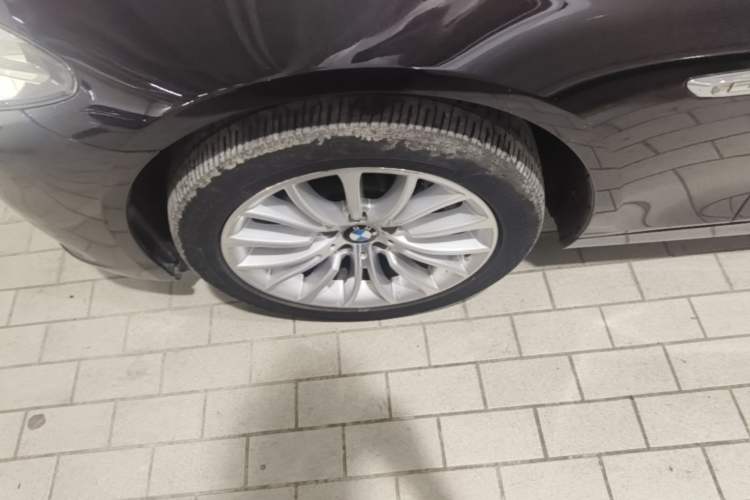 Used BMW 5 Series 2017 525Li Luxury Design Package Left Front Wheel Hub
