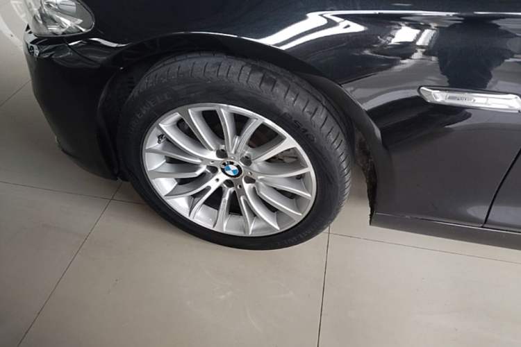 Used BMW 5 Series 2017 525Li Luxury Design Package Left Front Wheel Hub