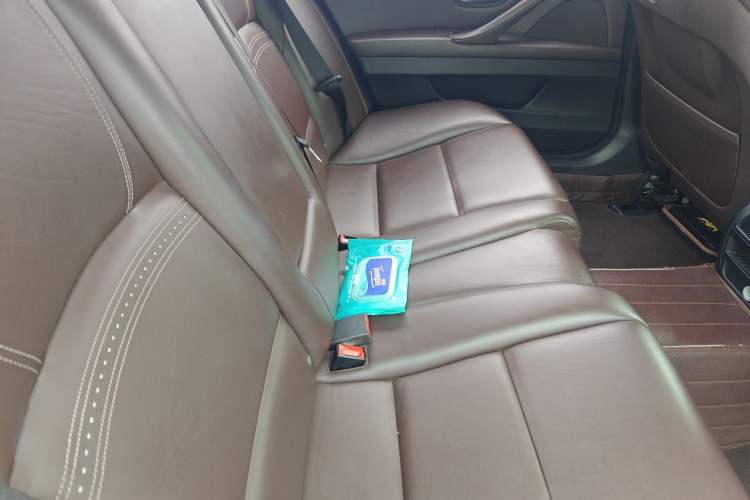 Used BMW 5 Series 2017 525Li Luxury Design Package Left Rear Seat