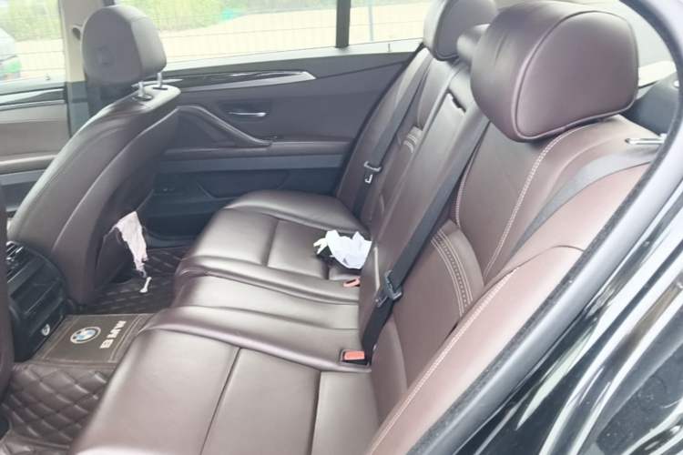 Used BMW 5 Series 2017 525Li Luxury Design Package Left Rear Seat