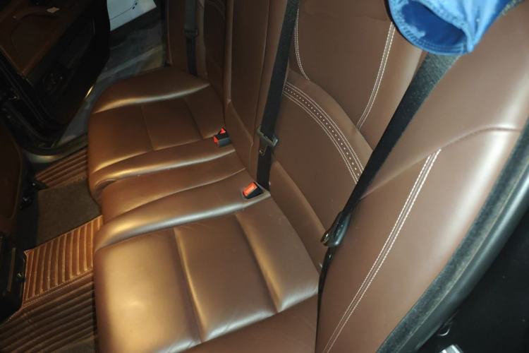 Used BMW 5 Series 2017 525Li Luxury Design Package Left Rear Seat