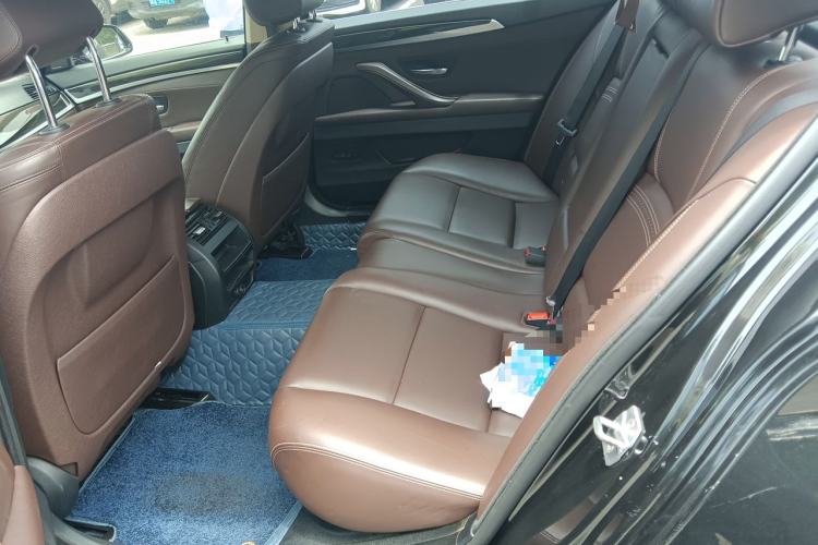 Used BMW 5 Series 2017 525Li Luxury Design Package Left Rear Seat