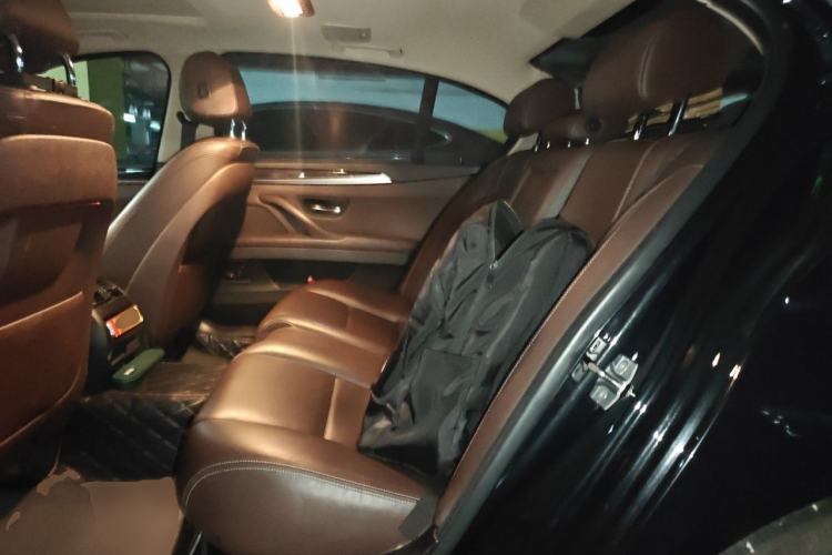 Used BMW 5 Series 2017 525Li Luxury Design Package Left Rear Seat
