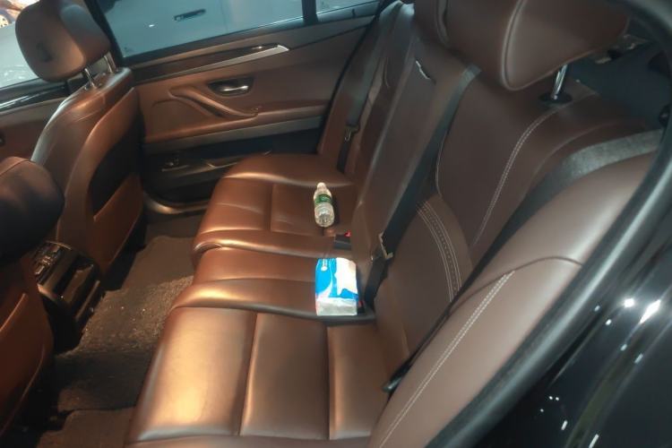 Used BMW 5 Series 2017 525Li Luxury Design Package Left Rear Seat