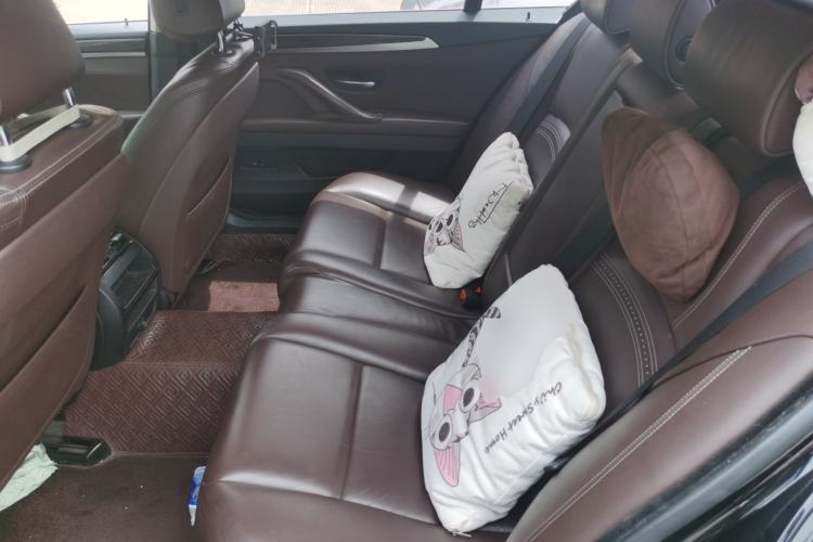 Used BMW 5 Series 2017 525Li Luxury Design Package Left Rear Seat