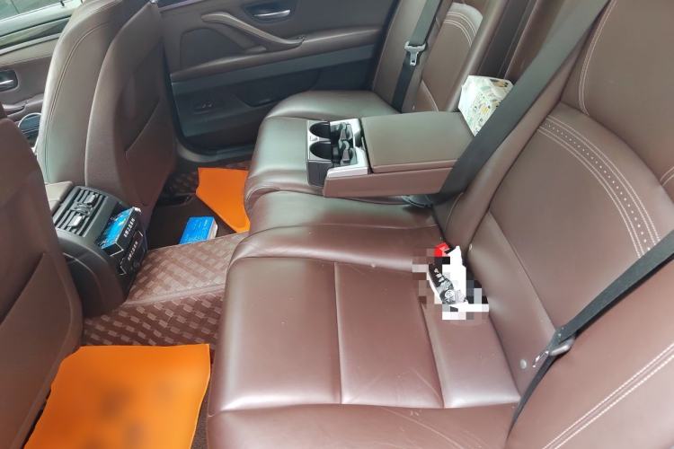 Used BMW 5 Series 2017 525Li Luxury Design Package Left Rear Seat