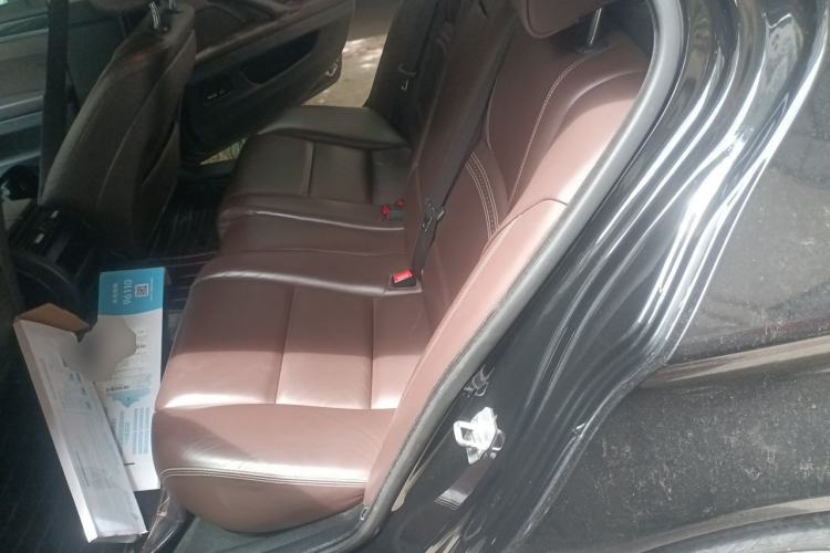 Used BMW 5 Series 2017 525Li Luxury Design Package Left Rear Seat