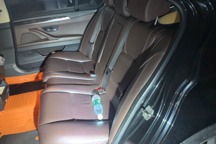 Used BMW 5 Series 2017 525Li Luxury Design Package Left Rear Seat
