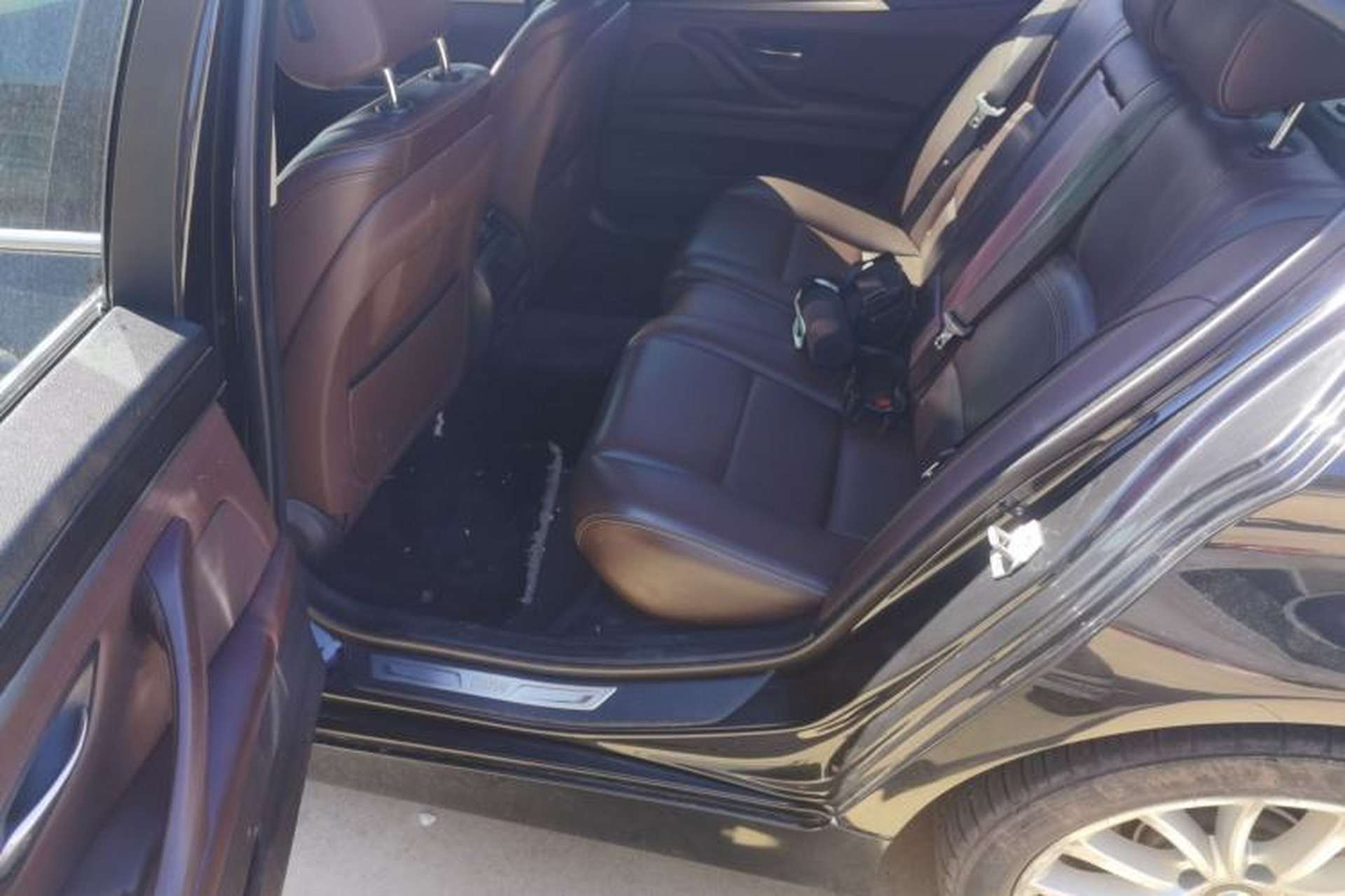 Used BMW 5 Series 2017 525Li Luxury Design Package Left Rear Seat
