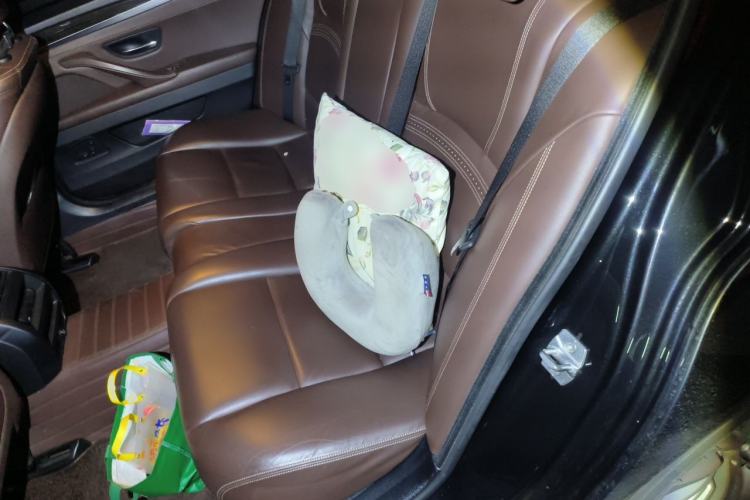 Used BMW 5 Series 2017 525Li Luxury Design Package Left Rear Seat