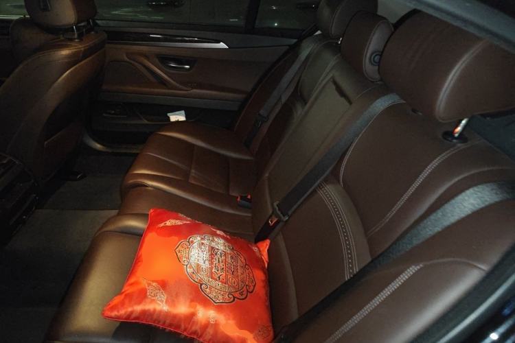 Used BMW 5 Series 2017 525Li Luxury Design Package Left Rear Seat