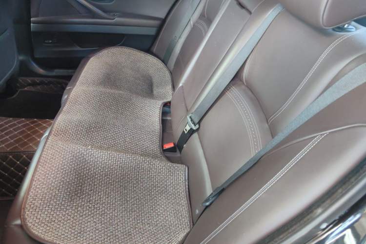Used BMW 5 Series 2017 525Li Luxury Design Package Left Rear Seat