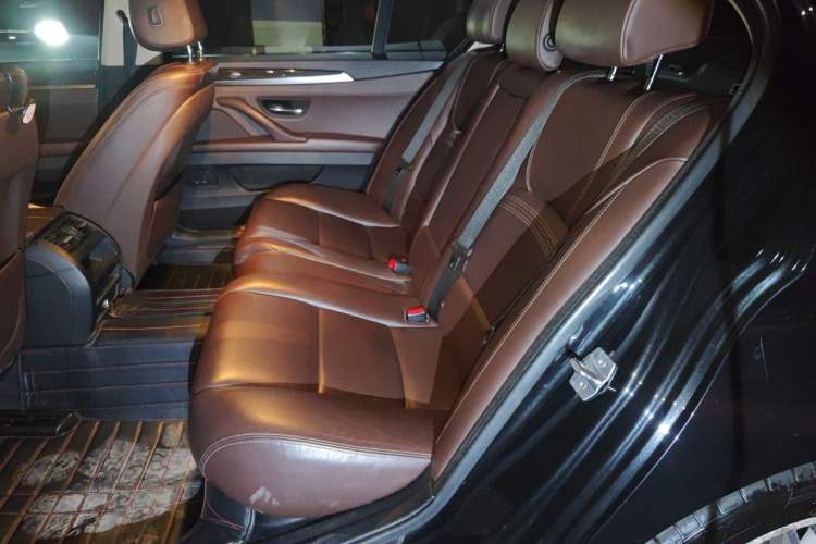 Used BMW 5 Series 2017 525Li Luxury Design Package Left Rear Seat