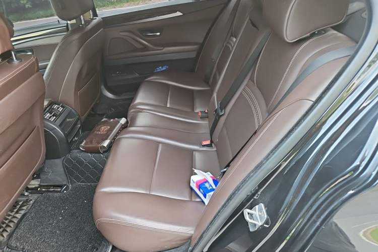 Used BMW 5 Series 2017 525Li Luxury Design Package Left Rear Seat