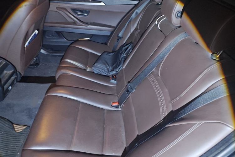 Used BMW 5 Series 2017 525Li Luxury Design Package Left Rear Seat