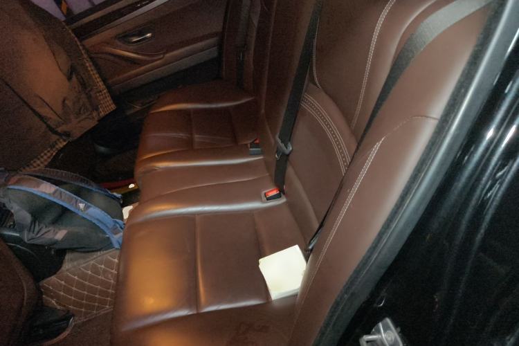 Used BMW 5 Series 2017 525Li Luxury Design Package Left Rear Seat
