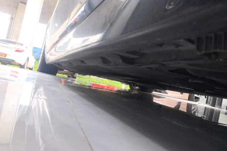 Used BMW 5 Series 2017 525Li Luxury Design Package Left Side Sill