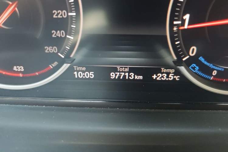 Used BMW 5 Series 2017 525Li Luxury Design Package Odometer Close Up