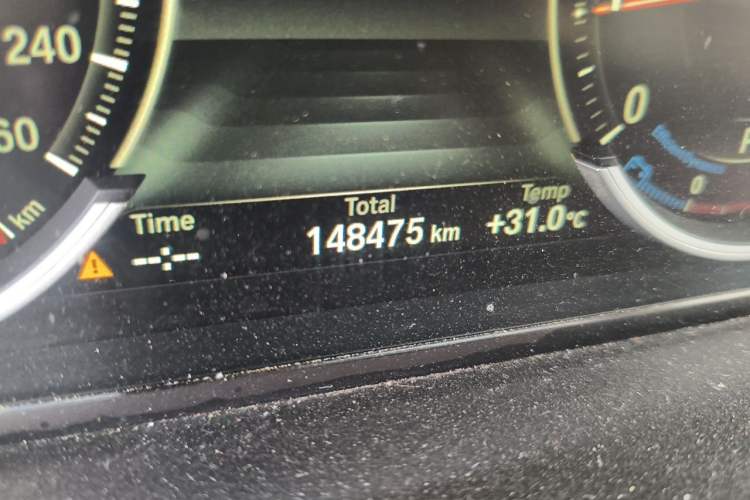 Used BMW 5 Series 2017 525Li Luxury Design Package Odometer Close Up