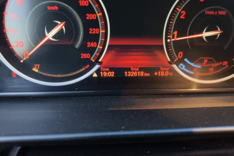Used BMW 5 Series 2017 525Li Luxury Design Package Odometer Close Up