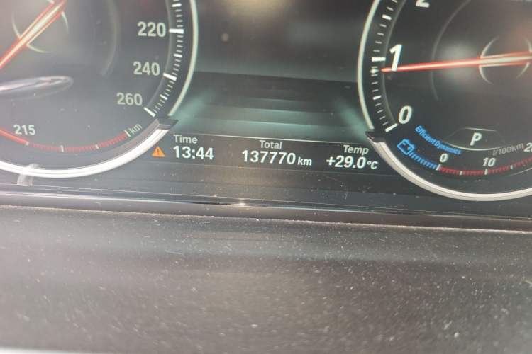 Used BMW 5 Series 2017 525Li Luxury Design Package Odometer Close Up