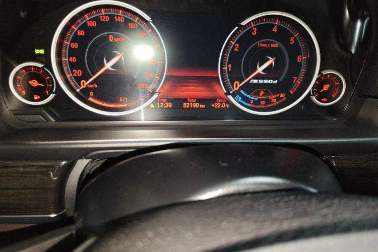 Used BMW 5 Series 2017 525Li Luxury Design Package Odometer Close Up