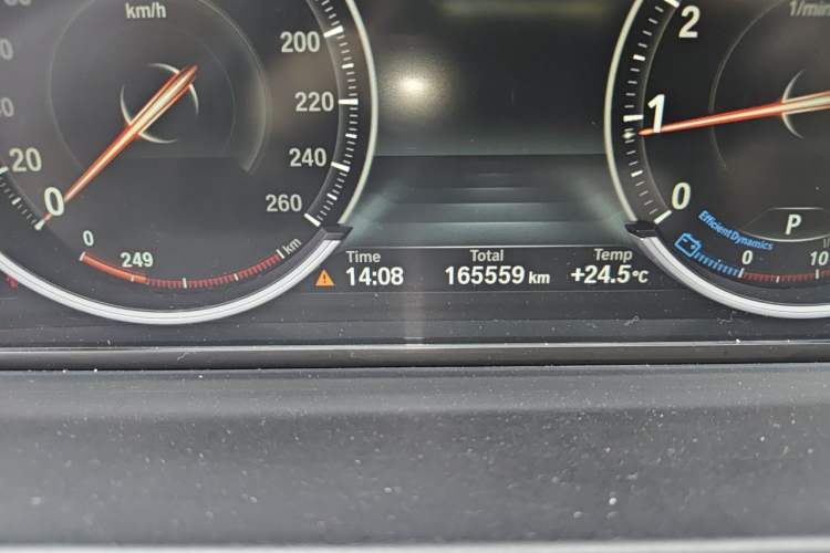 Used BMW 5 Series 2017 525Li Luxury Design Package Odometer Close Up