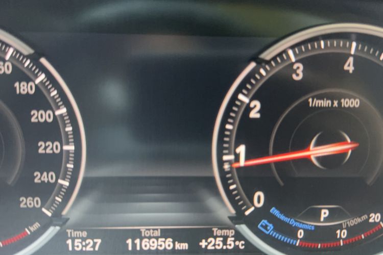 Used BMW 5 Series 2017 525Li Luxury Design Package Odometer Close Up